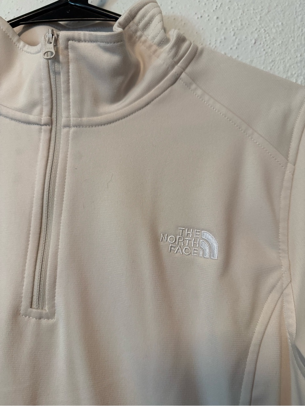 North Face Half-Zip Pullover - Picture 2 of 6